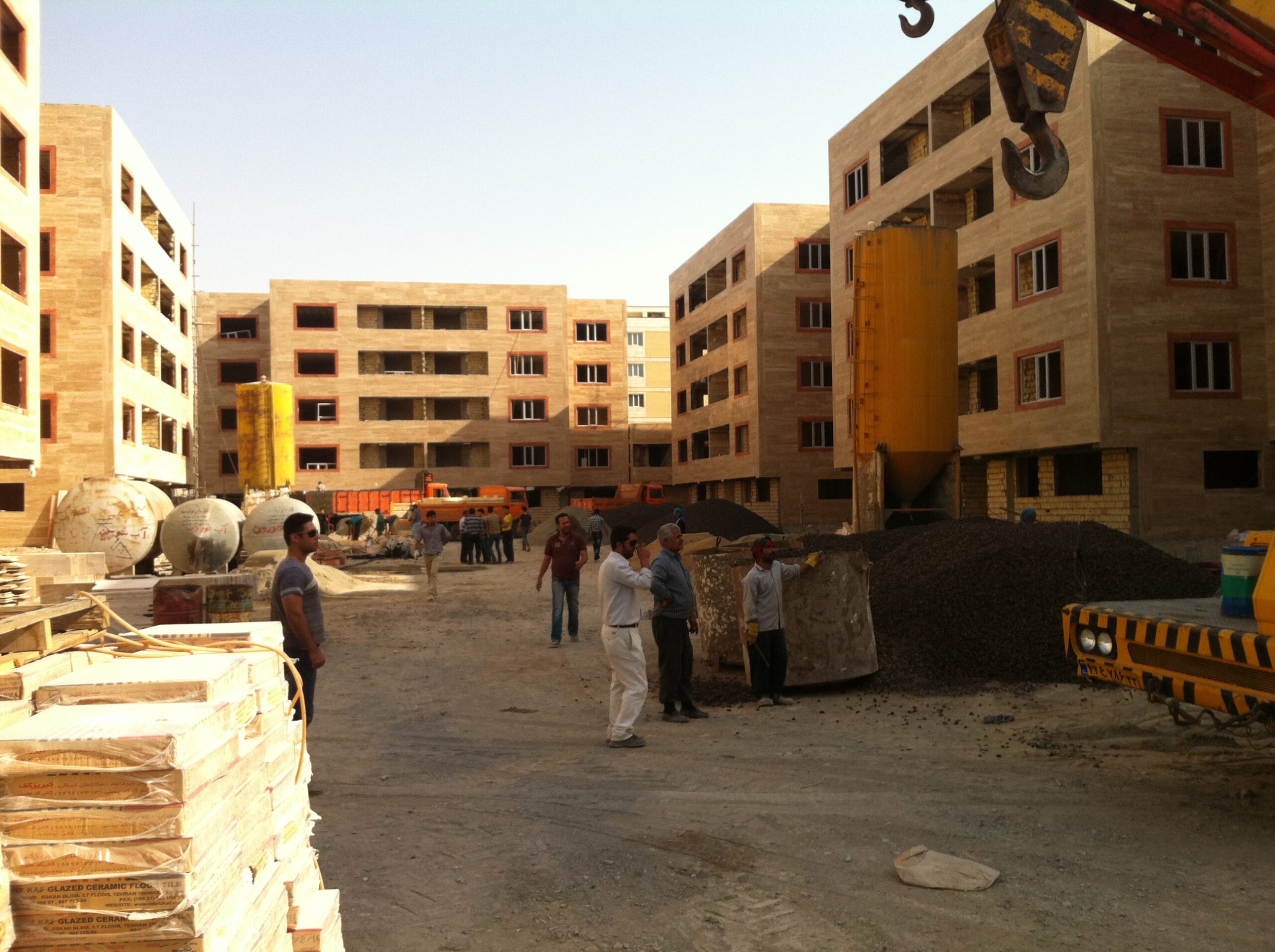 Valiasr residential complex with 186 units gallery