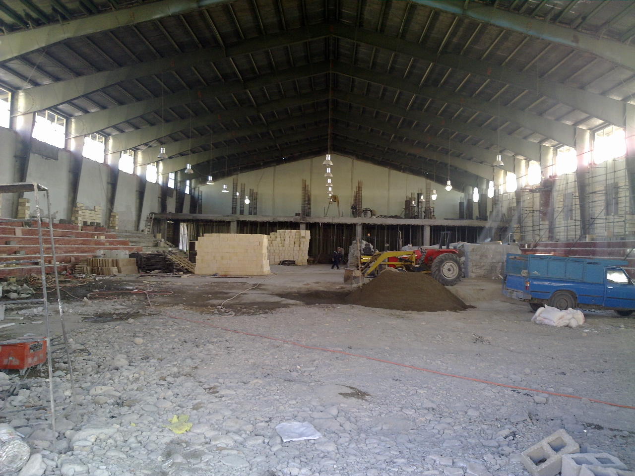 Construction of Valiasr Stadium in Andisheh city gallery