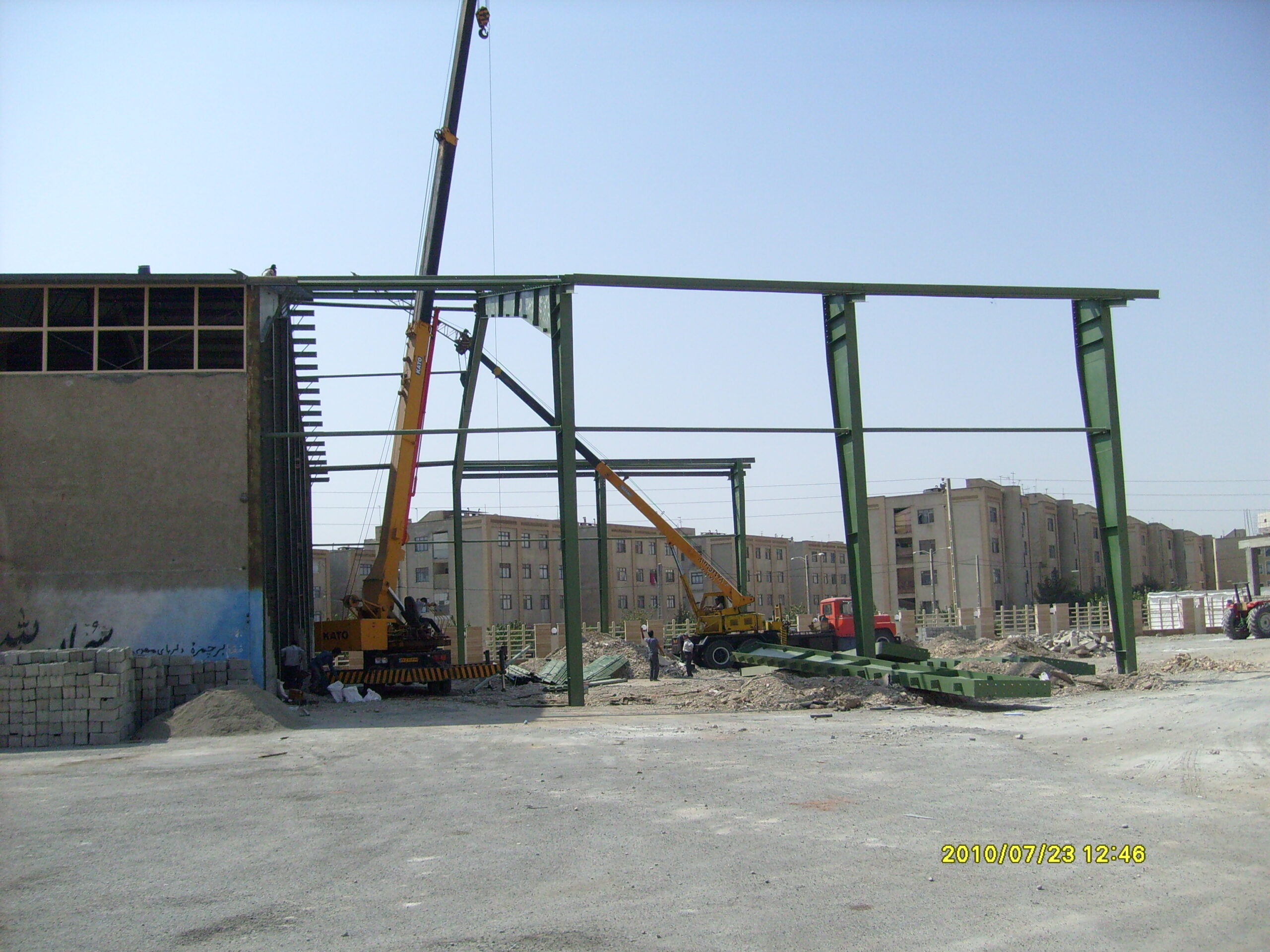Construction of Valiasr Stadium in Andisheh city gallery